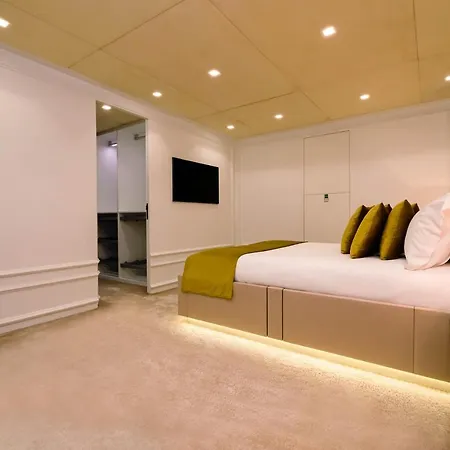 ספינת מלון Harun Yacht